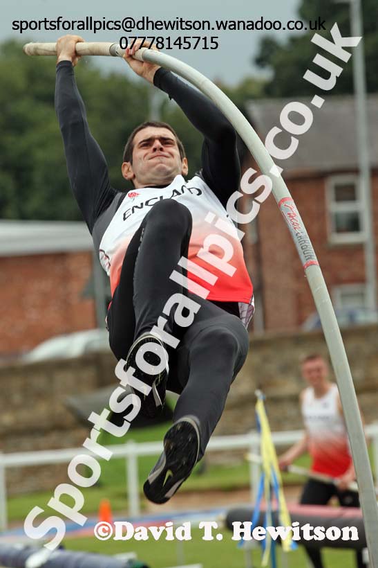 Senior mens pole vault, EAP International Combined Events, Hexham Northumberland. Photo: David T. Hewitson/Sports for All Pics